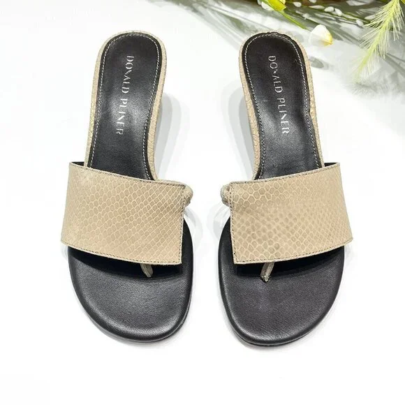 Donald Pliner VIIM Neutral Taupe (Praline) Snake Skin Sandals, NWOT, Size: 7M - Picture 2 of 9